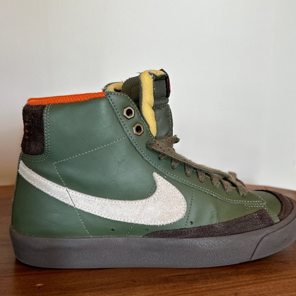 Nike Blazer Mid 77 size 9